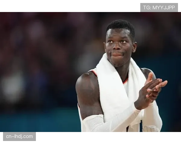 施罗德缺席对抗训练揭幕战能否出战仍待确认